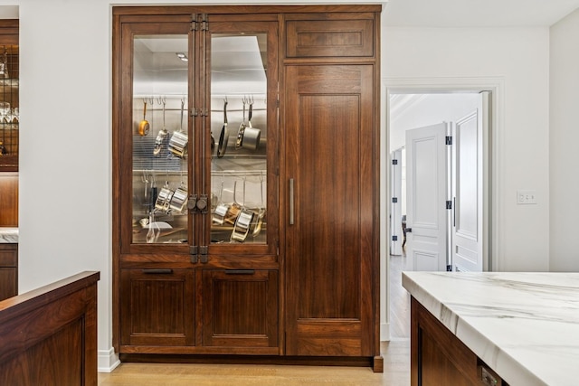 209 E Lake Shore Dr Unit 3W, Chicago, IL 60611 - bar area with light wood finished floors