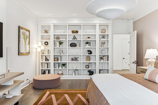 209 E Lake Shore Dr Unit 3W, Chicago, IL 60611 - bedroom featuring wood finished floors, crown molding, and baseboards