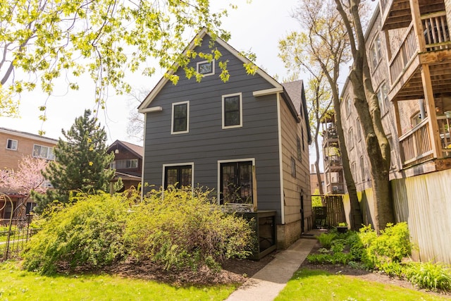 1663 W Farwell Ave, Chicago, IL 60626 - view of back of property