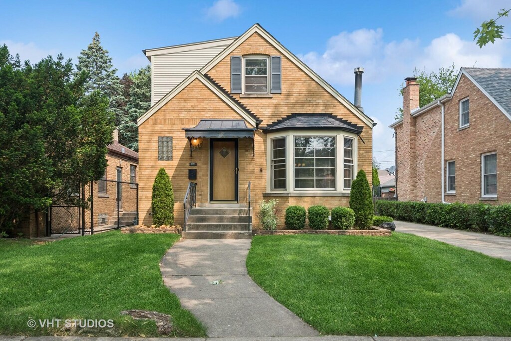 7040 N Mankato Ave, Chicago, IL 60646 - photo 1