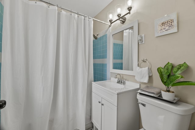 9026 S Colfax Ave, Chicago, IL 60617 - bathroom featuring vanity, toilet, and curtained shower
