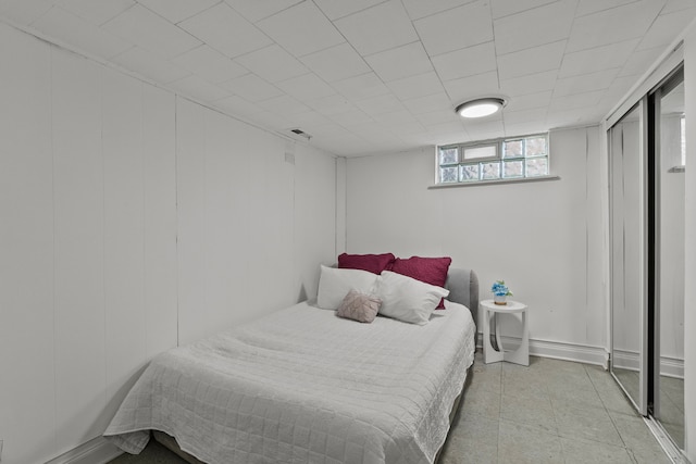 9026 S Colfax Ave, Chicago, IL 60617 - bedroom featuring baseboards