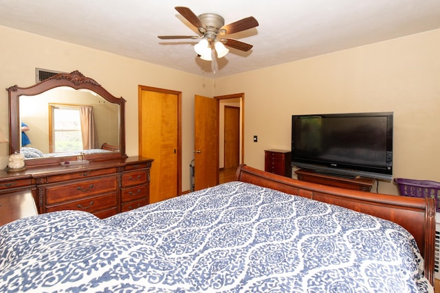431 Griswold St, Elgin, IL 60123 - bedroom featuring ceiling fan