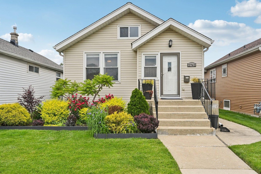 2741 N 75th Ave, Elmwood Park, IL 60707 - photo 1