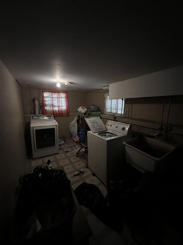 8029 S Houston Ave, Chicago, IL 60617 - washroom with independent washer and dryer and tile patterned floors