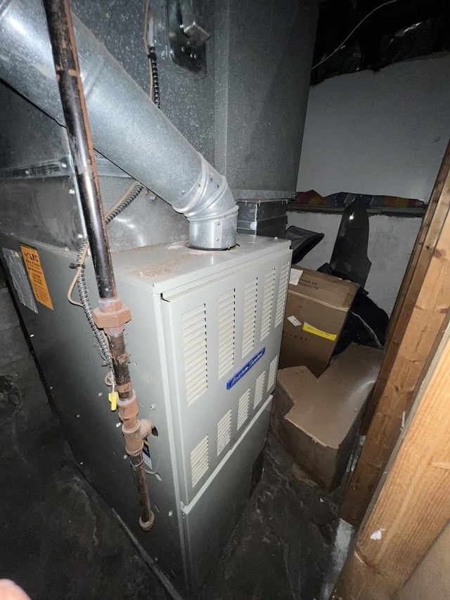 8029 S Houston Ave, Chicago, IL 60617 - utilities with heating unit