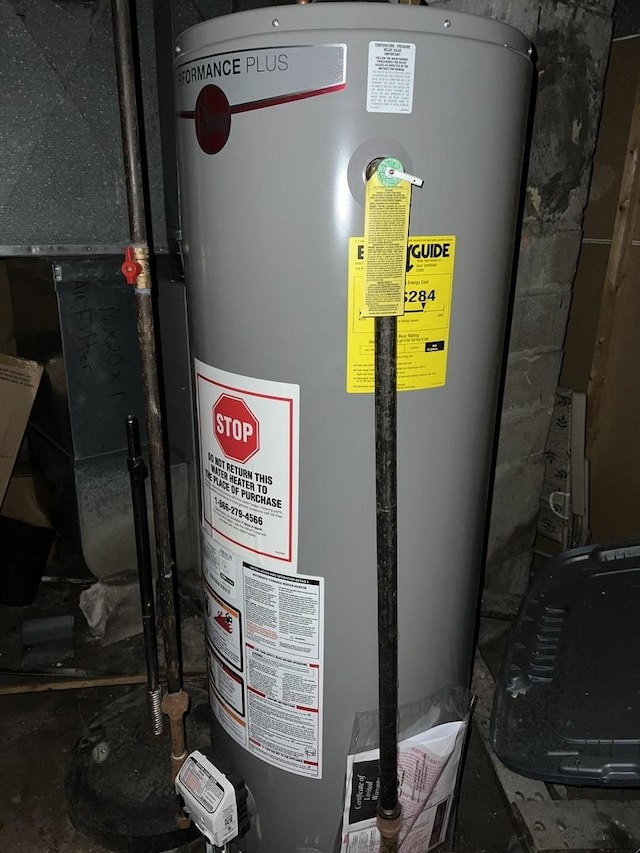 8029 S Houston Ave, Chicago, IL 60617 - utilities featuring gas water heater
