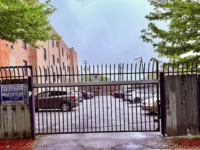 6324 S Kimbark Ave Unit 404, Chicago, IL 60637 - view of gate
