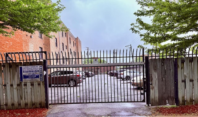 6324 S Kimbark Ave Unit 404, Chicago, IL 60637 - view of gate