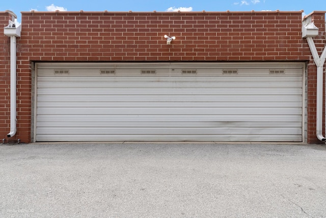 25 E 26th St Unit 4, Chicago, IL 60616 - view of garage