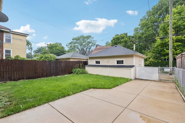 217 S Oak Park Ave, Oak Park, IL 60302 - view of yard featuring a patio