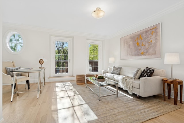 3823 N Wayne Ave, Chicago, IL 60613 - living area featuring ornamental molding and light wood-style flooring