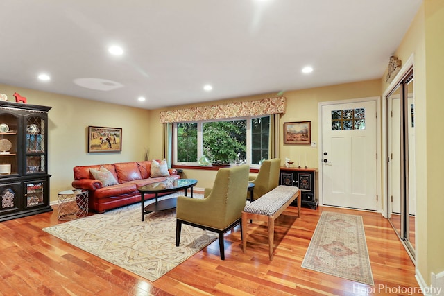 4125 Victoria Dr, Hoffman Estates, IL 60192 - living room featuring light wood-style flooring and recessed lighting