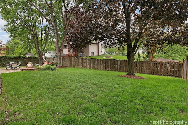 4125 Victoria Dr, Hoffman Estates, IL 60192 - view of yard featuring a patio area
