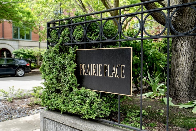 1429 S Prairie Ave, Chicago, IL 60605 - view of community / neighborhood sign