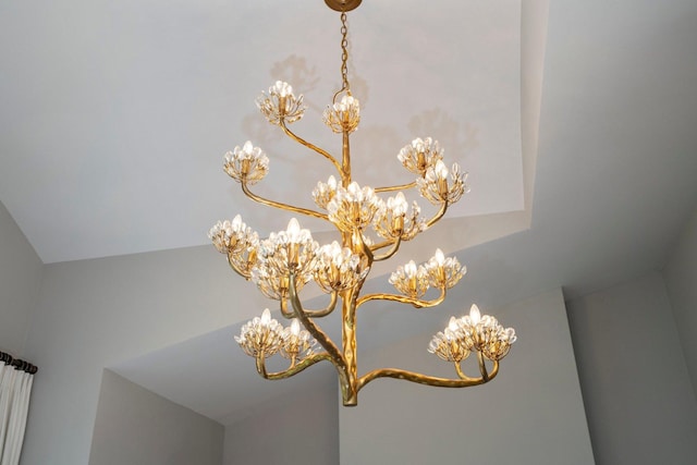 1429 S Prairie Ave, Chicago, IL 60605 - detailed view of a chandelier