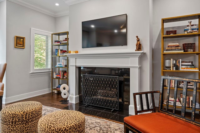 1429 S Prairie Ave, Chicago, IL 60605 - living area featuring ornamental molding, a fireplace, baseboards, and wood finished floors
