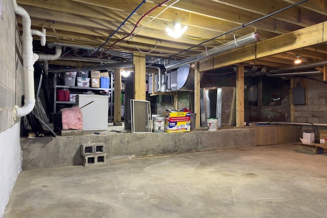 17469 N 300 E Rd, Flanagan, IL 61740 - unfinished below grade area featuring electric panel