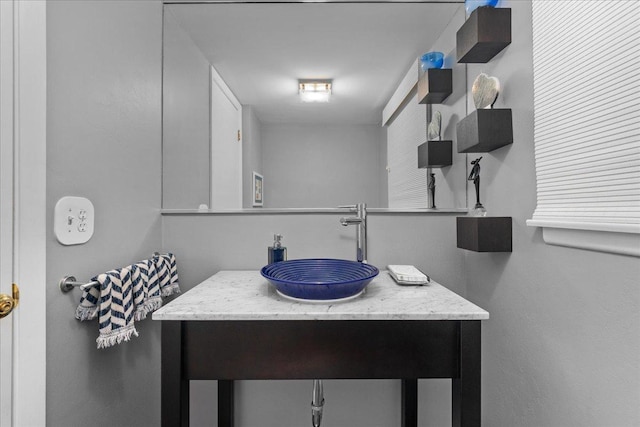 185 Carlisle Ave, Deerfield, IL 60015 - bathroom with vanity