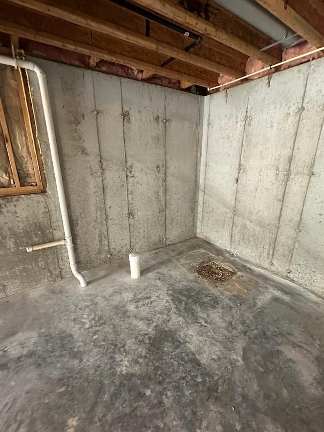 2123 Maxine Ln, Rockford, IL 61102 - view of unfinished below grade area