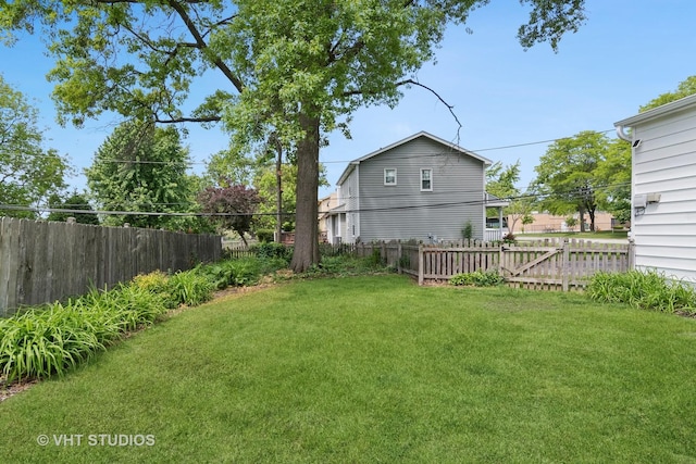 212 E 11th Ave, Naperville, IL 60563 - view of yard