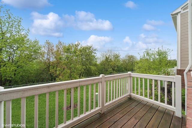 790 Weller Dr, Des Plaines, IL 60016 - view of wooden terrace