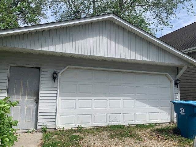 122 Portland Ave, Oglesby, IL 61348 - view of garage