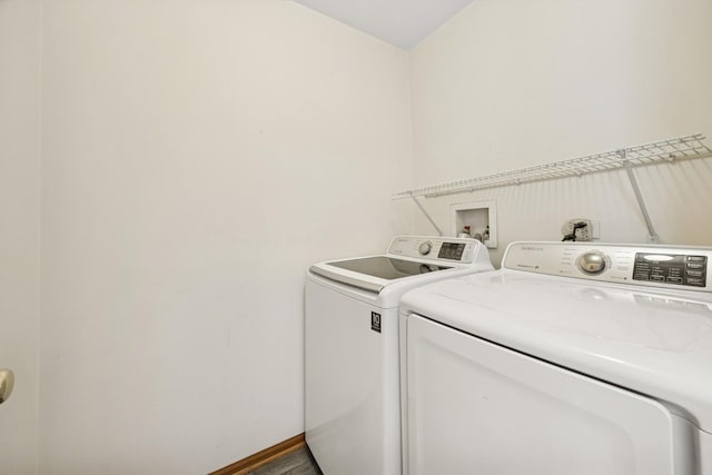 18582 W Point Dr, Tinley Park, IL 60477 - laundry area with washing machine and clothes dryer