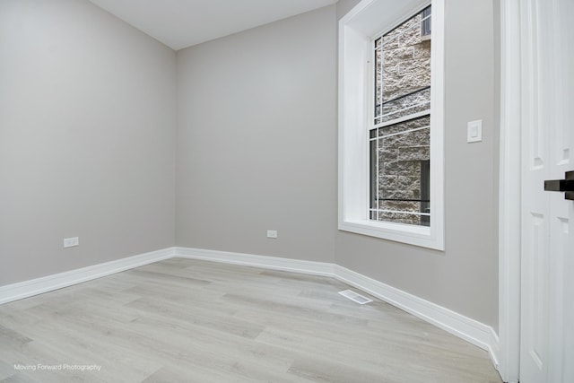 3926 W Arthington St, Chicago, IL 60624 - unfurnished room featuring light wood finished floors and baseboards