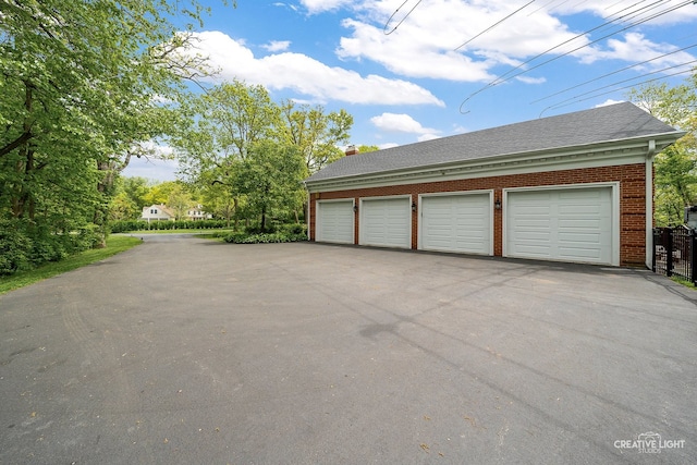 1900 Millburne Rd, Lake Forest, IL 60045 - view of detached garage