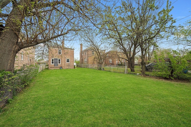 9632 S Yale Ave, Chicago, IL 60628 - view of yard