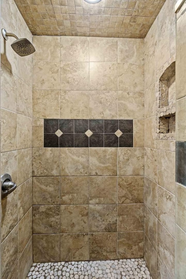 8600 Beall St, Dyer, IN 46311 - full bath with a tile shower