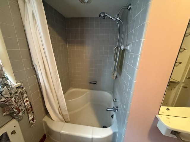 1850 Garland Ave, Highland Park, IL 60035 - bathroom with shower / tub combo with curtain