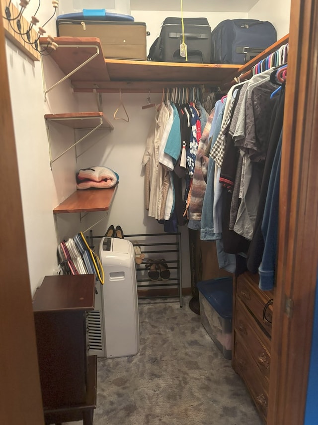 5116 154th St, Oak Forest, IL 60452 - walk in closet featuring carpet flooring