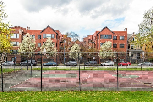 5942 S King Dr Unit 2N, Chicago, IL 60637 - view of sport court