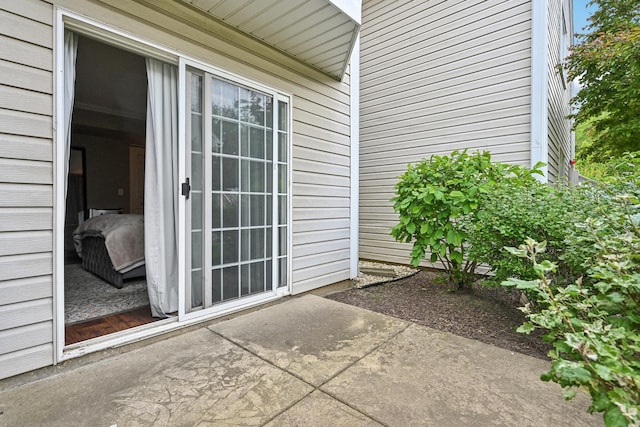 415 Hidden Creek Ln Unit 415, North Aurora, IL 60542 - entrance to property featuring a patio area