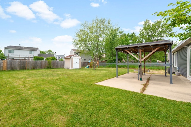 828 Huron Ct, Carol Stream, IL 60188 - view of yard featuring a patio area
