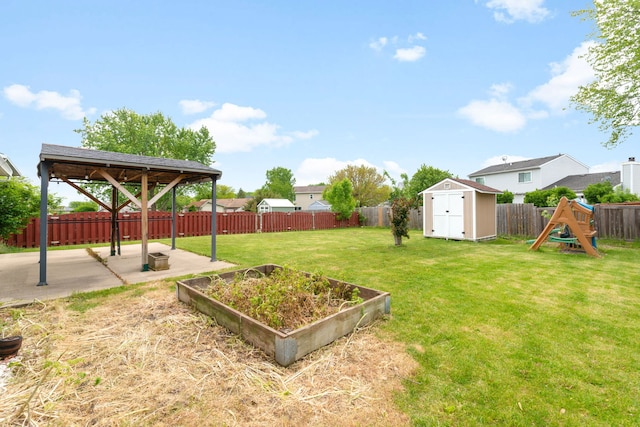 828 Huron Ct, Carol Stream, IL 60188 - view of yard featuring a patio area and a garden