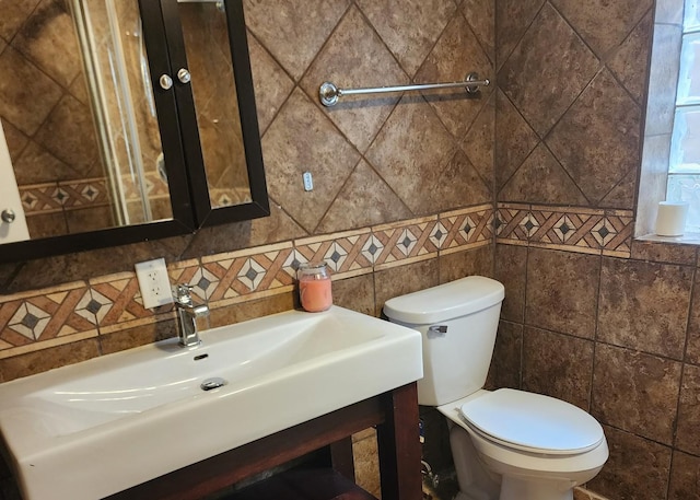 526 Marquette Ave, Calumet City, IL 60409 - half bath with tile walls, toilet, and a sink