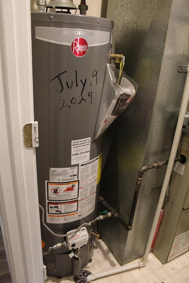 2364 S St Unit C, Elgin, IL 60123 - utilities featuring gas water heater