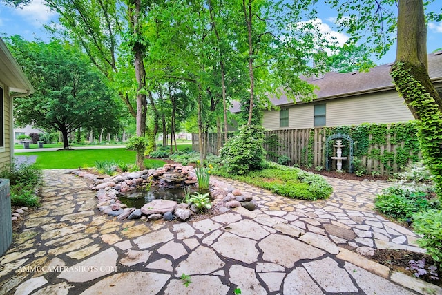 792 Black Walnut Dr, Sugar Grove, IL 60554 - view of patio / terrace