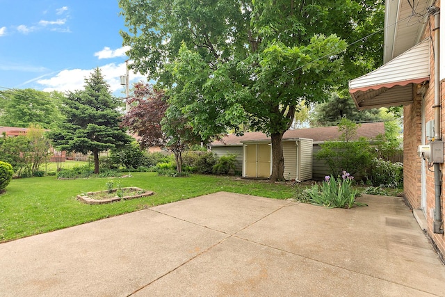 9017 S 50th Ave, Oak Lawn, IL 60453 - view of yard featuring a patio
