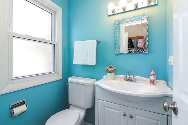 612 Aurora Way, Wheaton, IL 60187 - bathroom featuring healthy amount of natural light and vanity