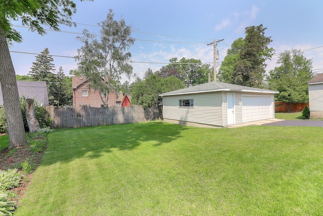 612 Aurora Way, Wheaton, IL 60187 - view of yard with a detached garage and an outdoor structure