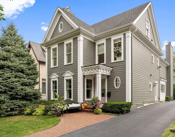 557 N Vine St, Hinsdale, IL 60521 - view of front of property featuring a shingled roof