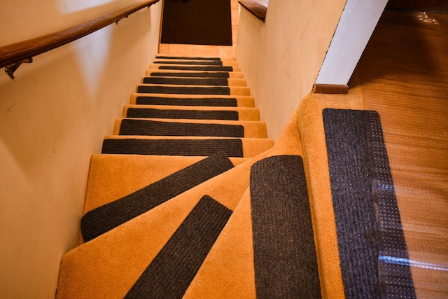 17429 W Chestnut Ln, Gurnee, IL 60031 - view of staircase