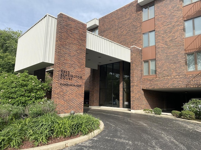 6525 Main St Unit 204, Downers Grove, IL 60516 - view of building exterior