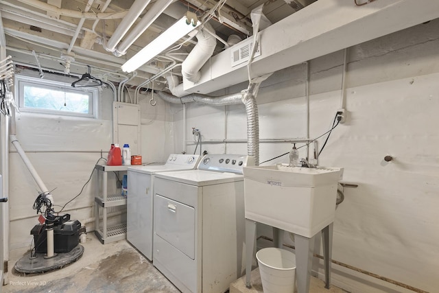 990 Magnolia Ave, Gurnee, IL 60031 - laundry room with independent washer and dryer