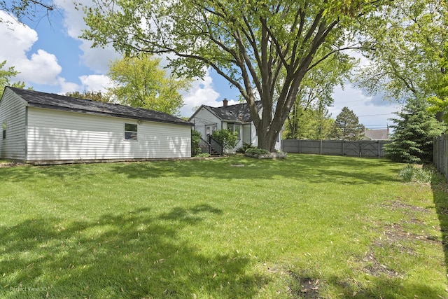 990 Magnolia Ave, Gurnee, IL 60031 - view of yard