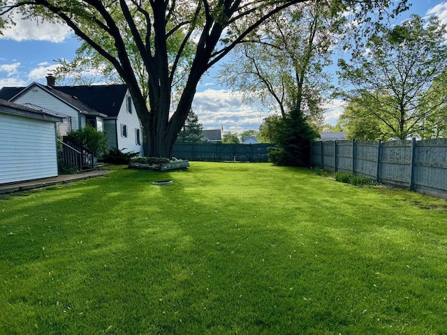 990 Magnolia Ave, Gurnee, IL 60031 - view of yard